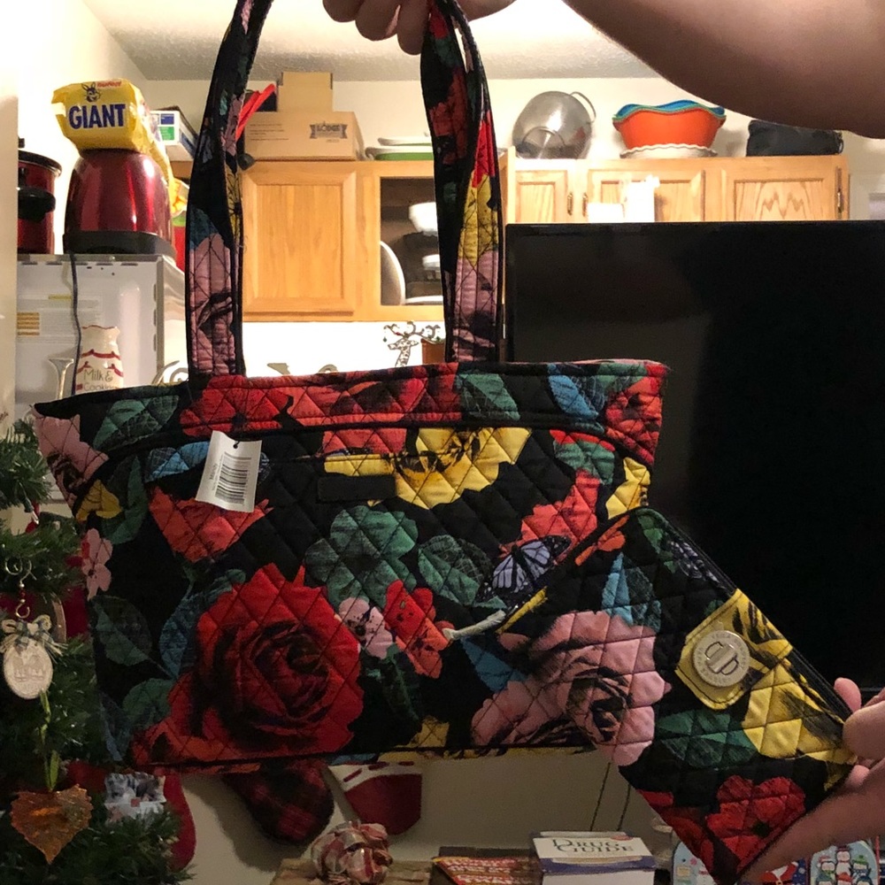 NWT Vera Bradley Mandy purse with TurnLock Wallet